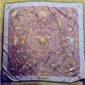 HERMÉS LARGE Foulard Oiseaux de Paradis avec Perles silk hand rolled edge